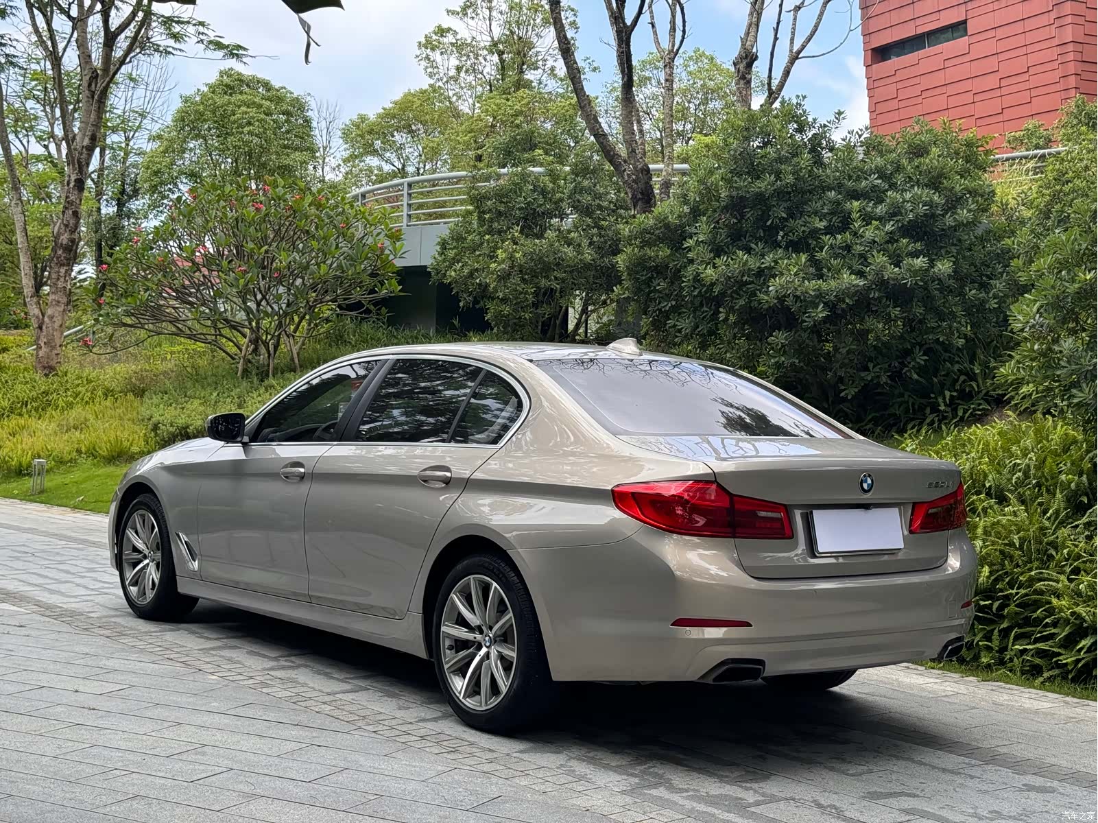 BMW 5 Series, 2017 9