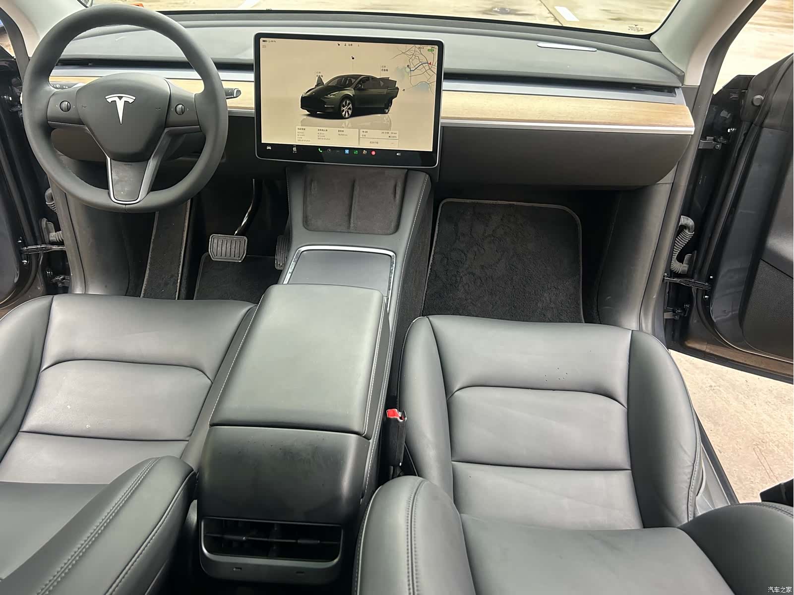 Tesla Model Y, 2022 4