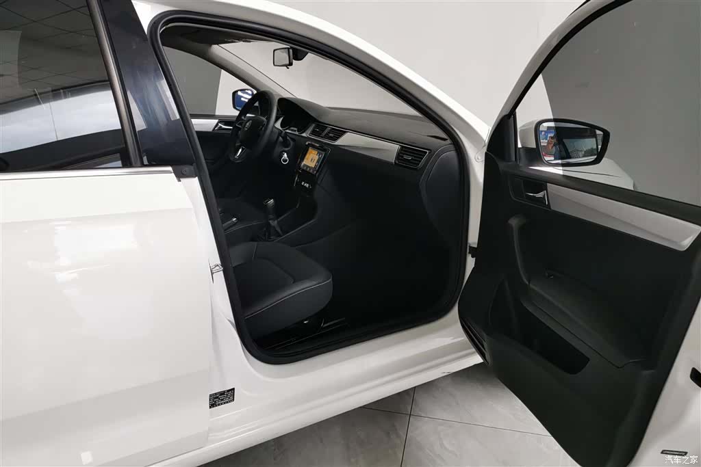 Skoda Rapid, 2021 8