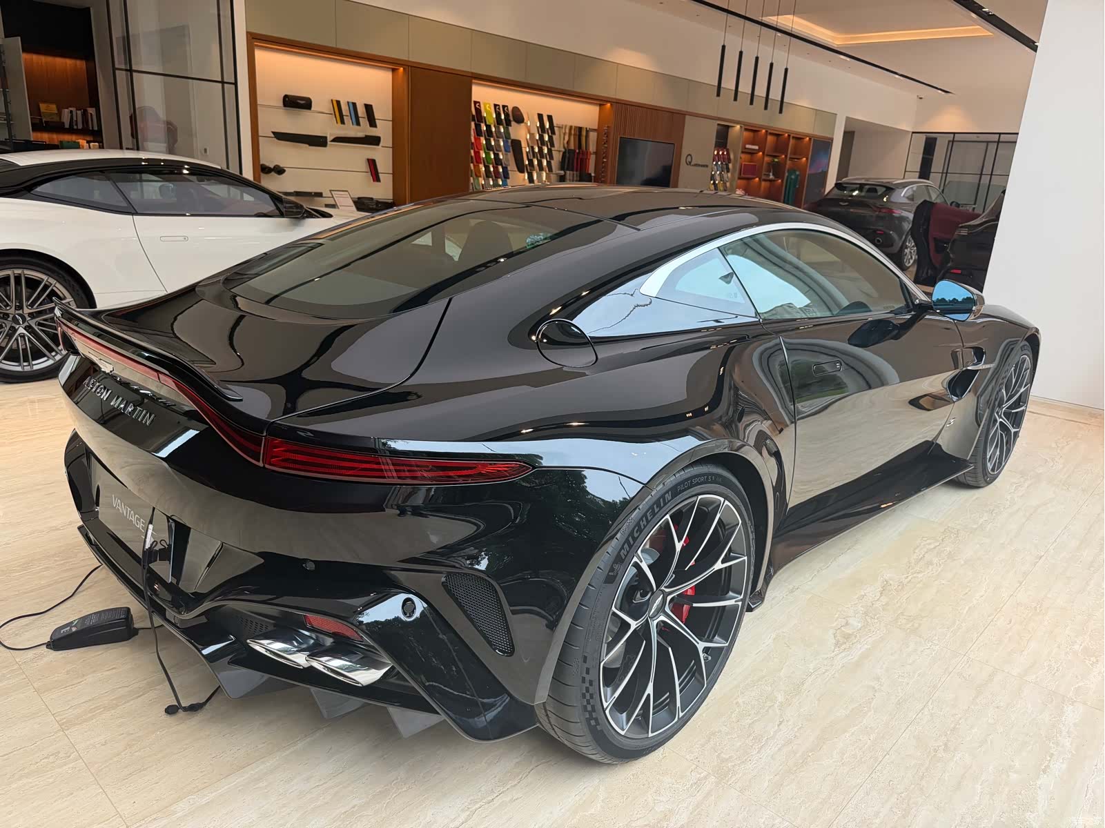 Aston Martin Vantage, 2026 8