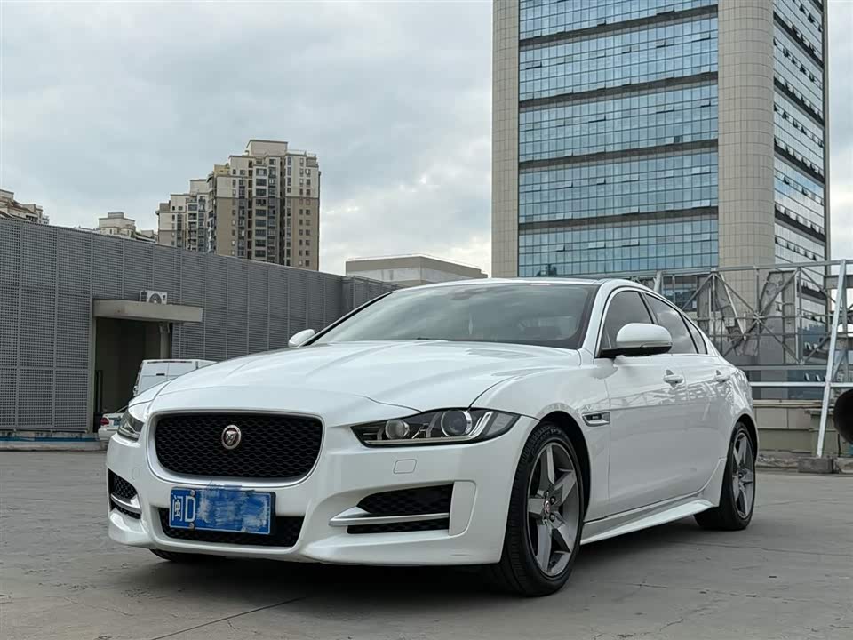 Jaguar XE