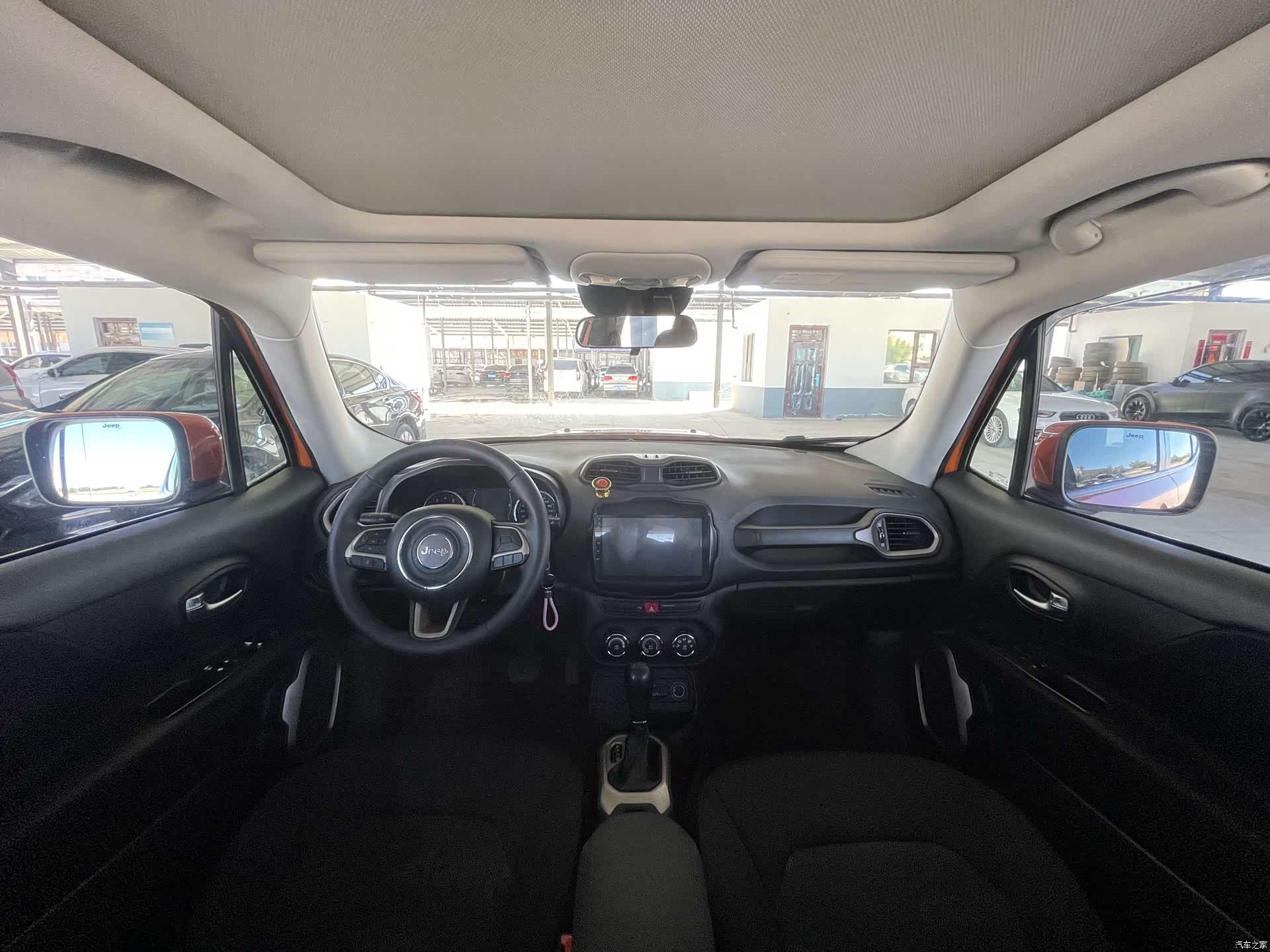 Jeep Renegade, 2017 все фото