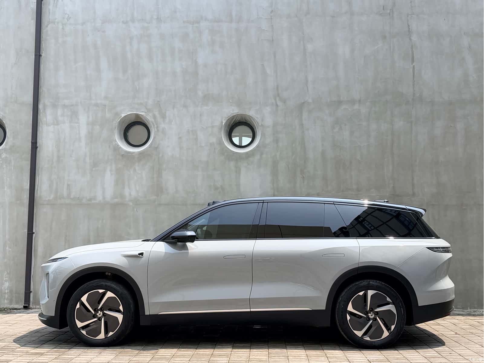NIO ES8, 2024 11