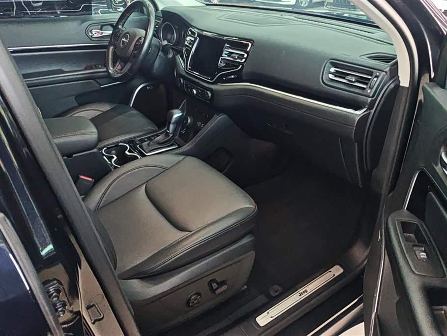 Jeep Grand Commander