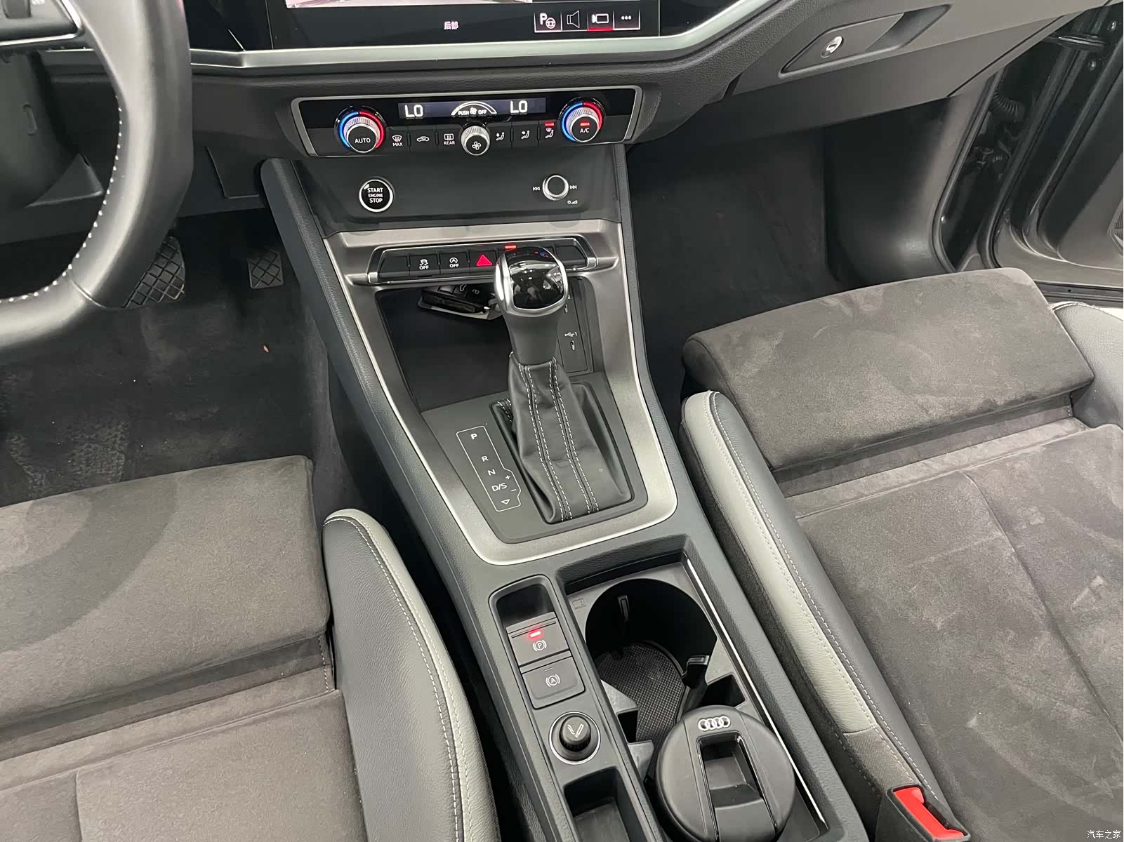 Audi Q3, 2022 11
