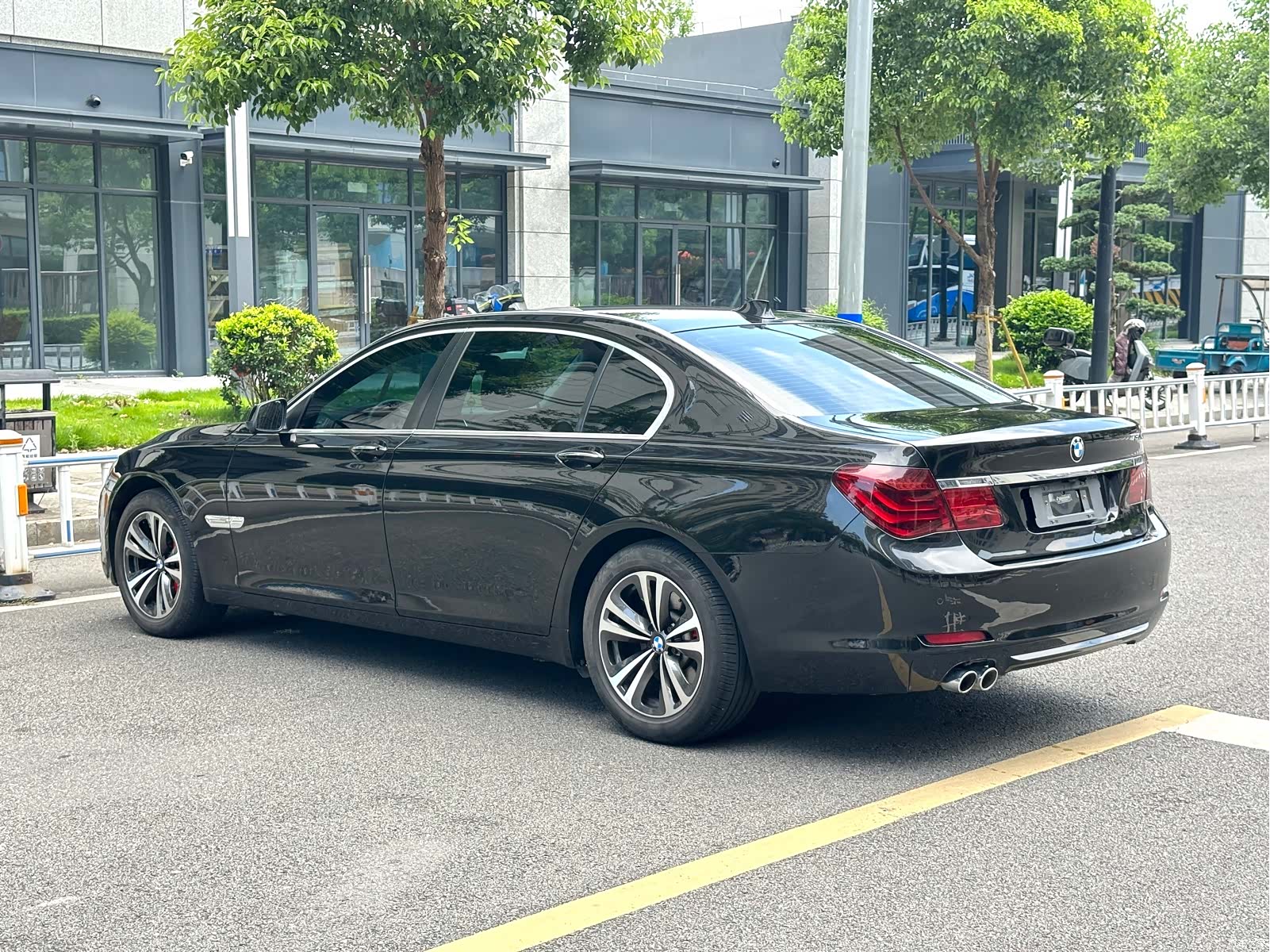 BMW 7 Series, 2012 17