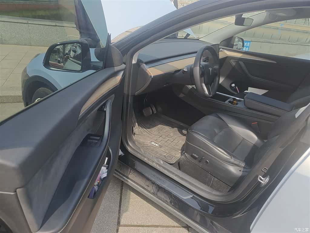 Tesla Model Y, 2021 14