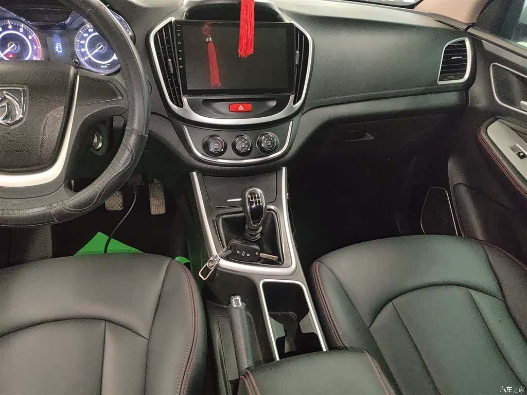 Wuling 560, 2016 13