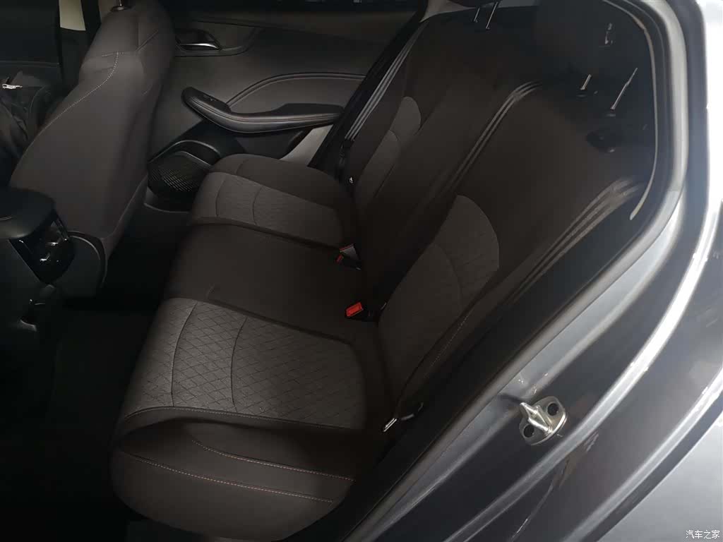 Roewe i5, 2025 13