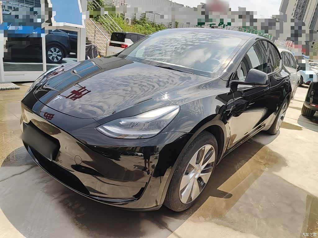 Tesla Model Y, 2023 1