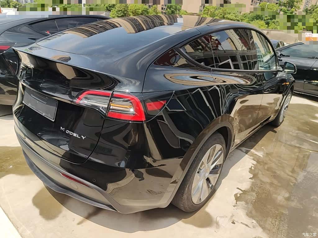 Tesla Model Y, 2023 7
