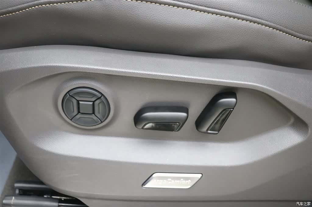 Volkswagen Touareg, 2024 12