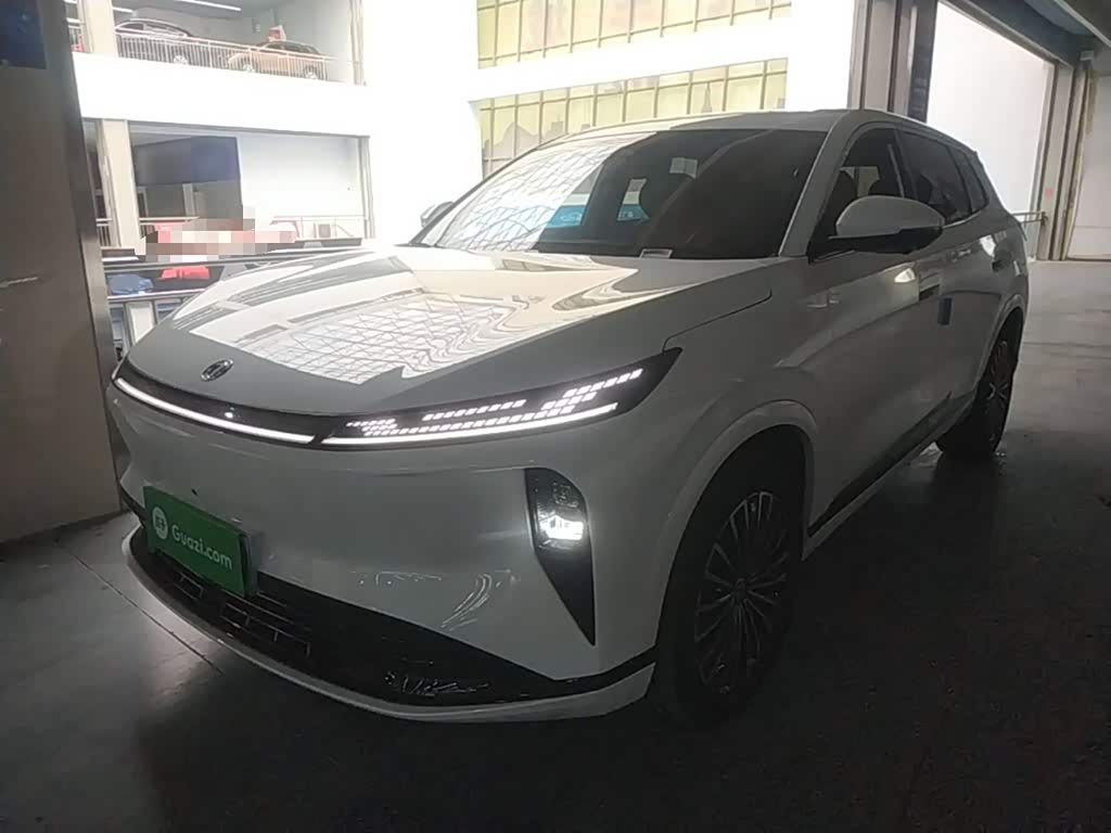 Dongfeng L8