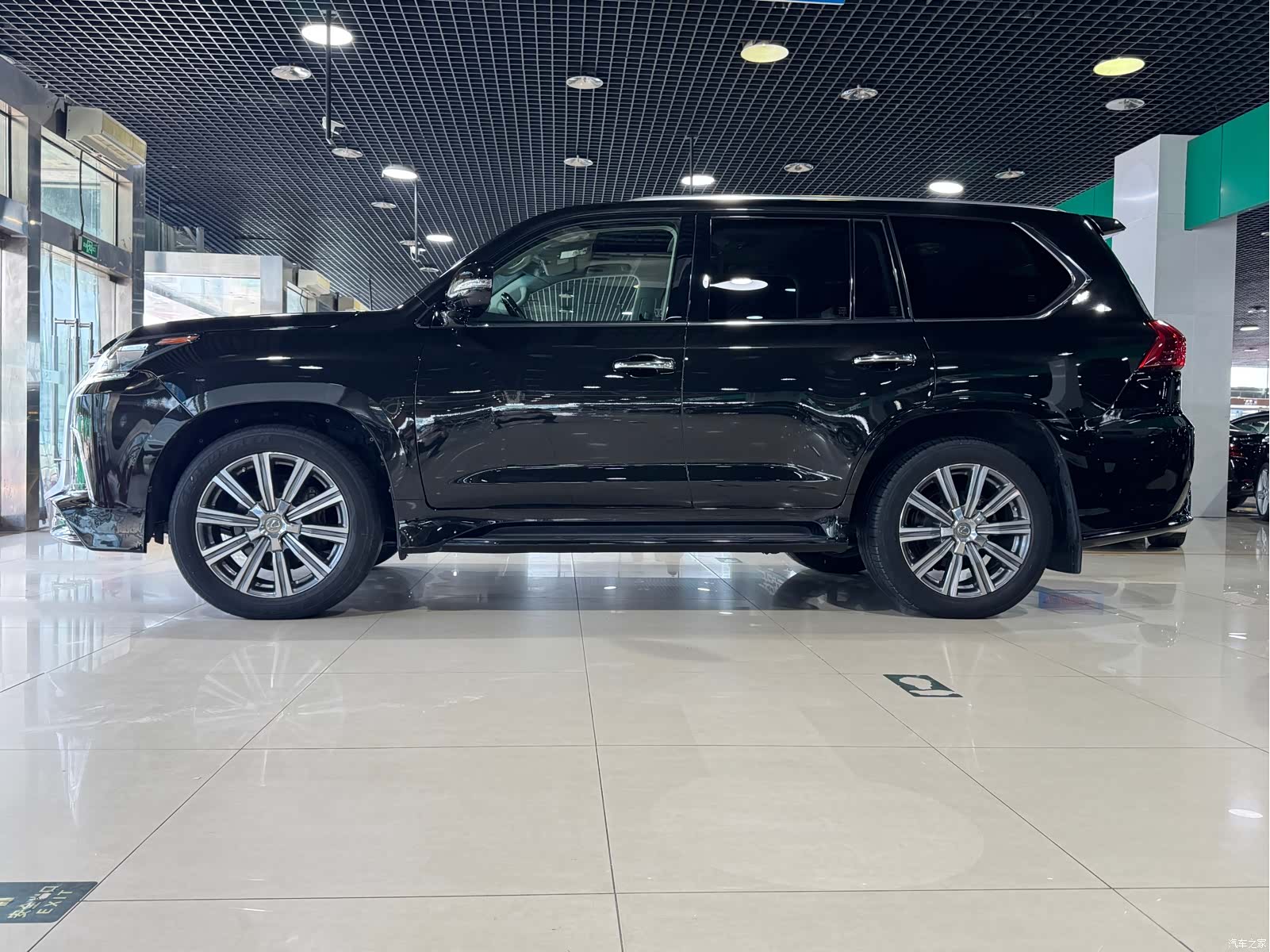 Lexus LX, 2016 4