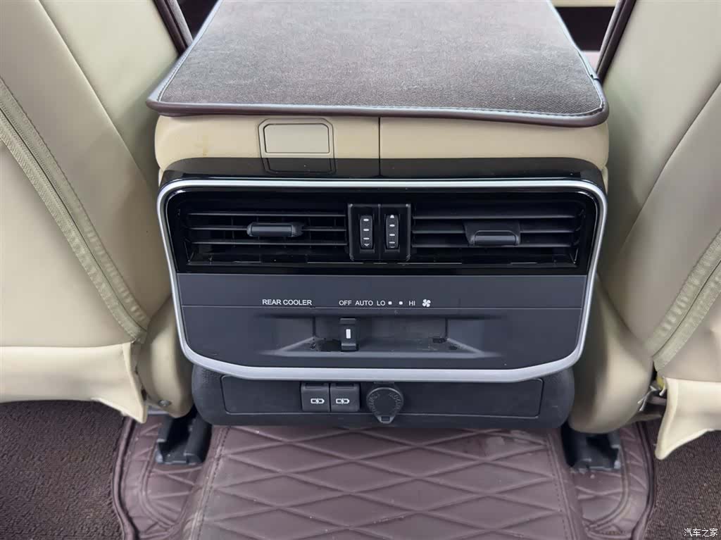 Toyota Land Cruiser, 2024 12