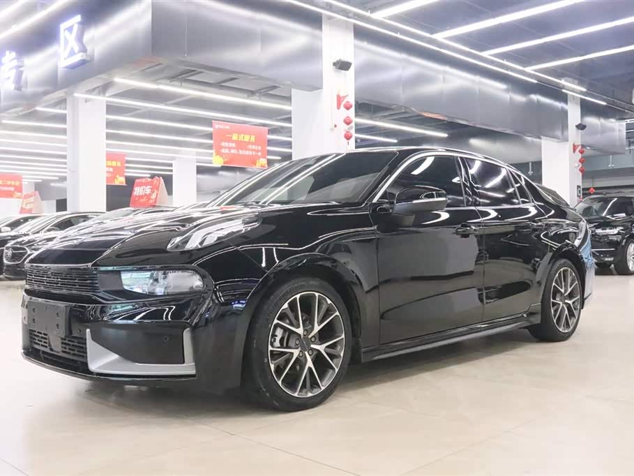 Lynk & Co 03