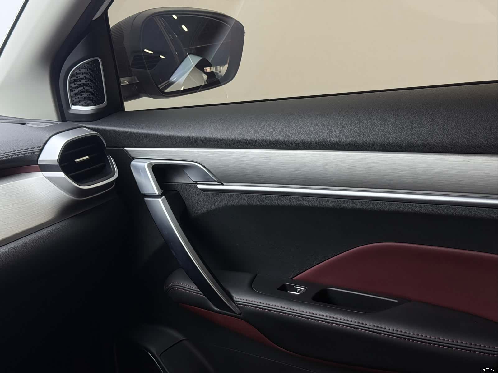 Geely Coolray, 2023 10