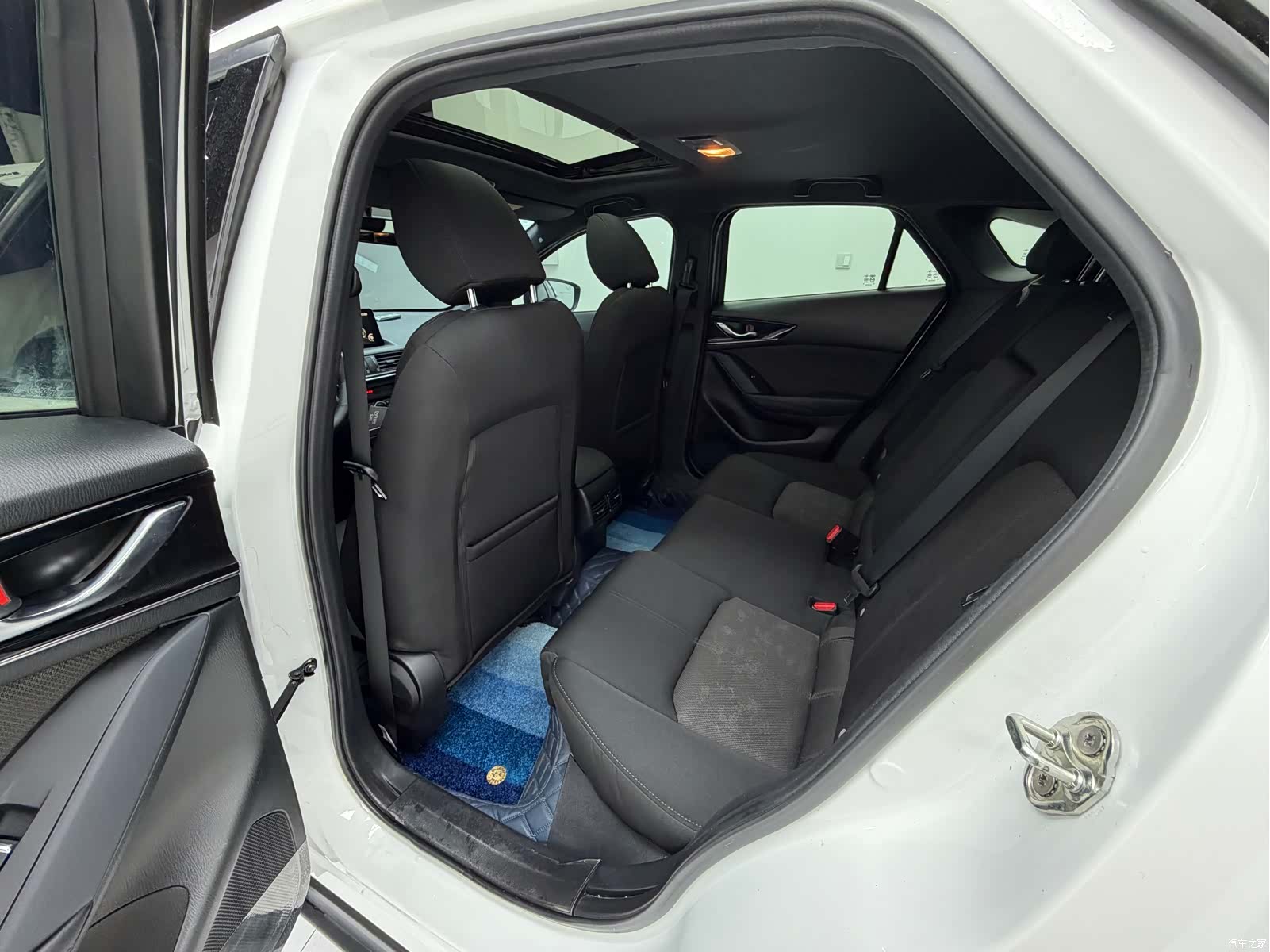 Mazda CX-4, 2023 13