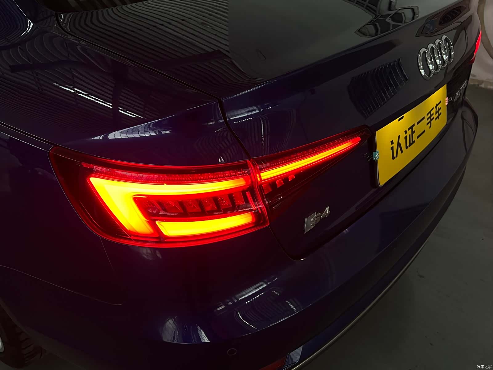 Audi A4L, 2018 17