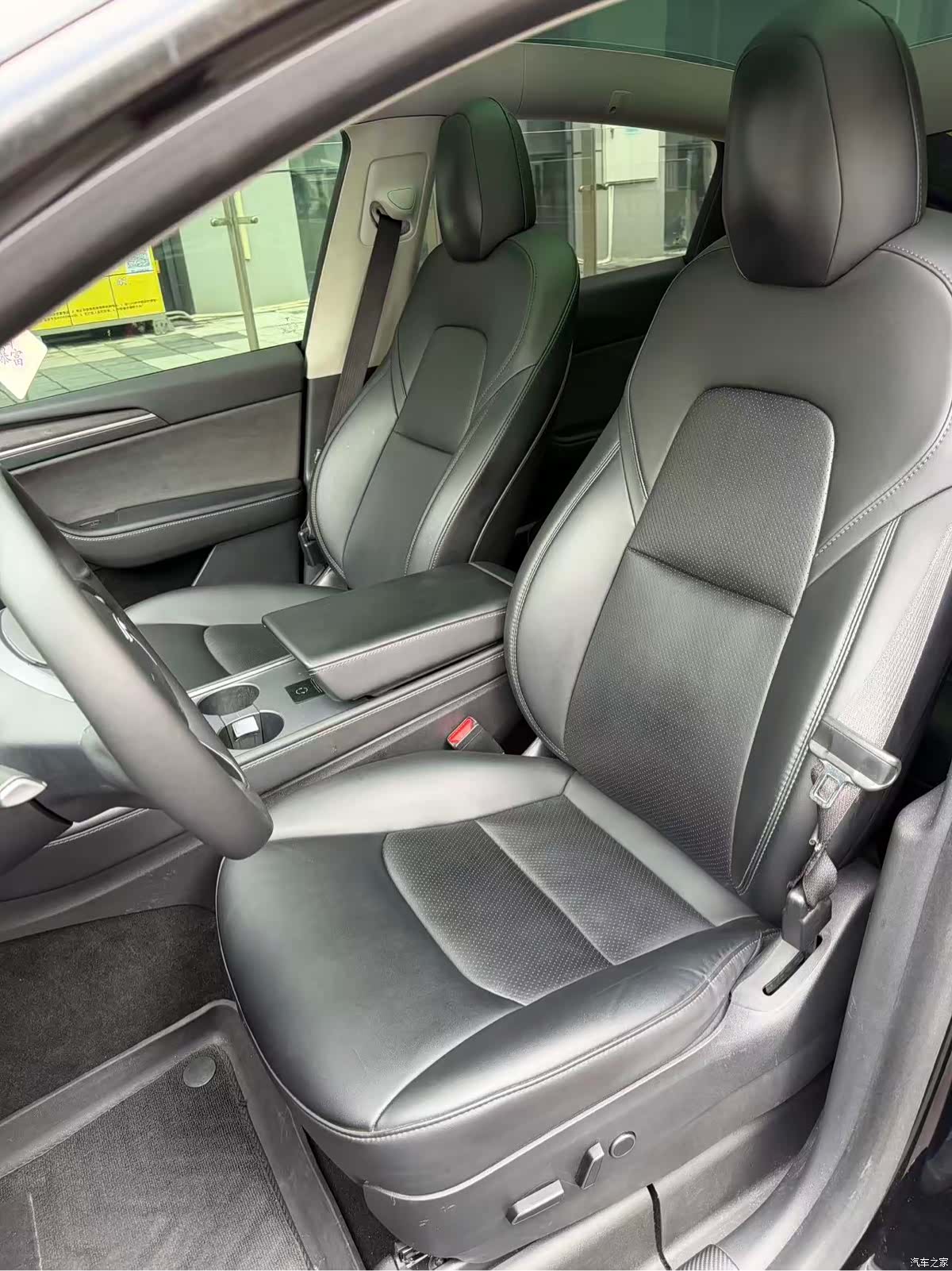 Tesla Model Y, 2022 все фото