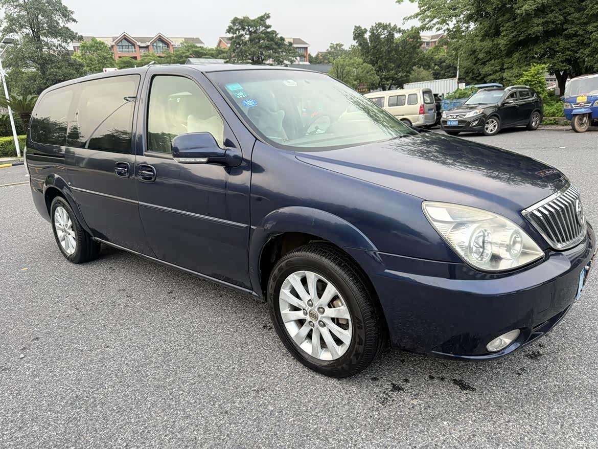 Buick GL8, 2014 3
