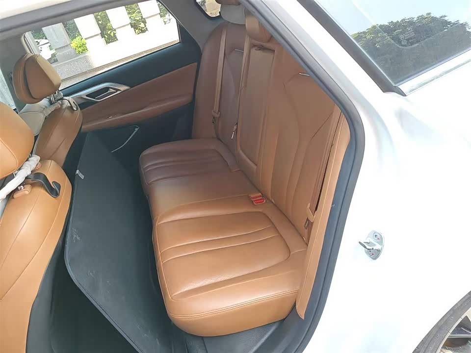 XPENG P5