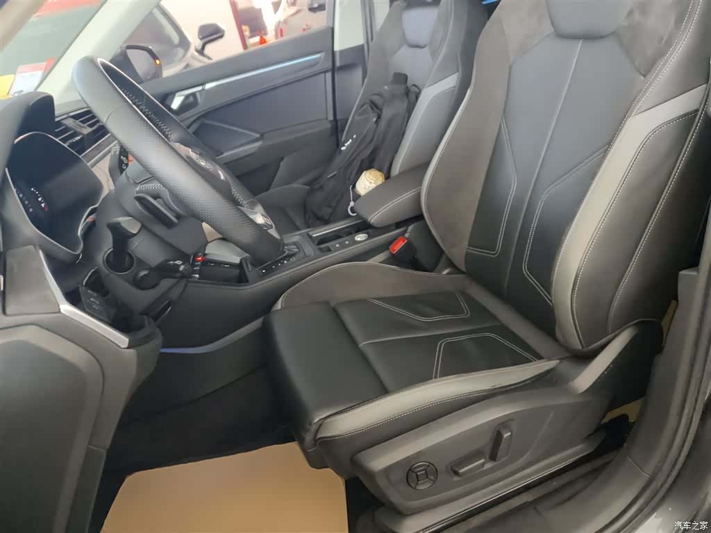Audi Q3, 2020 11