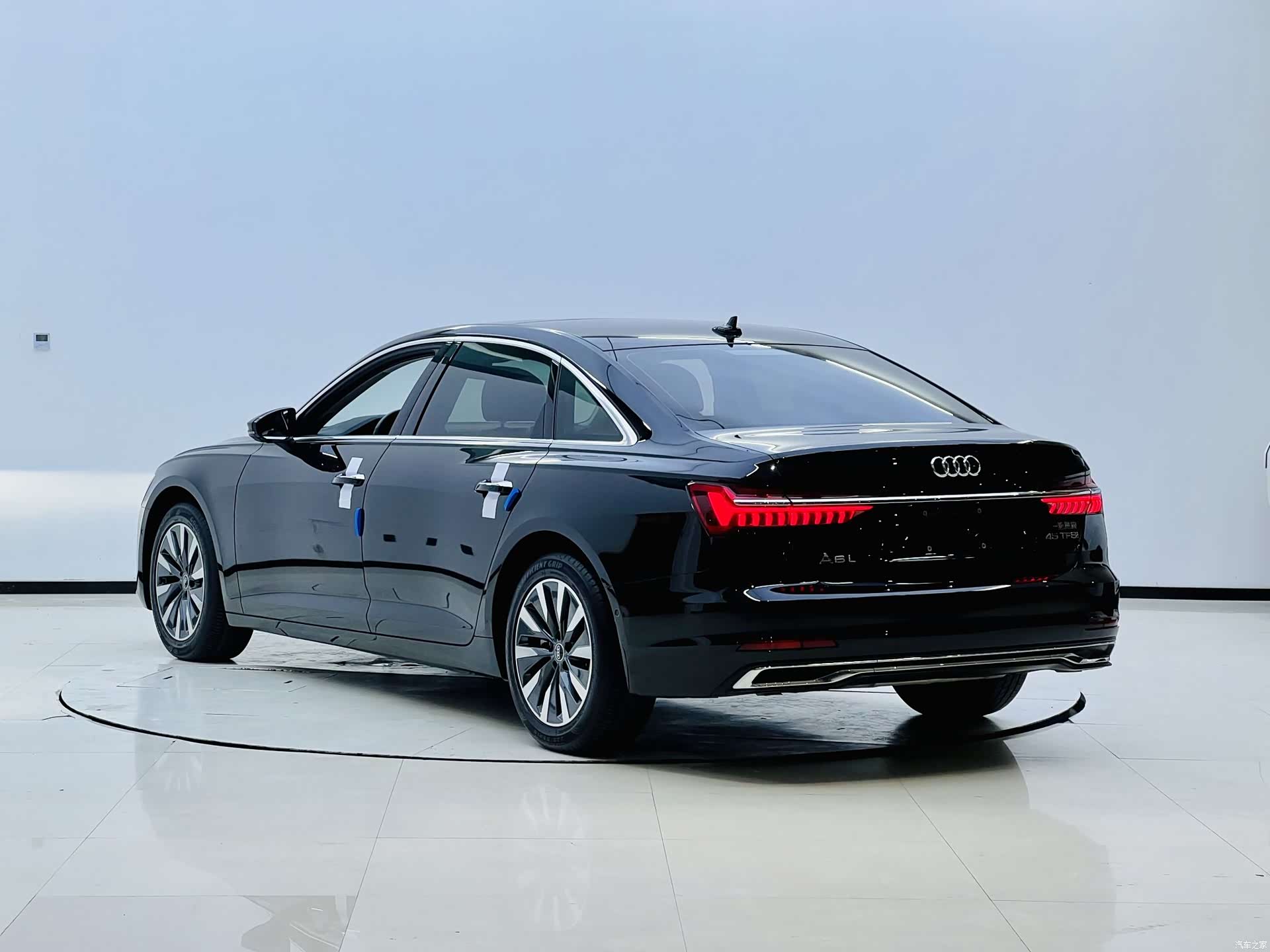 Audi A6L, 2023 все фото
