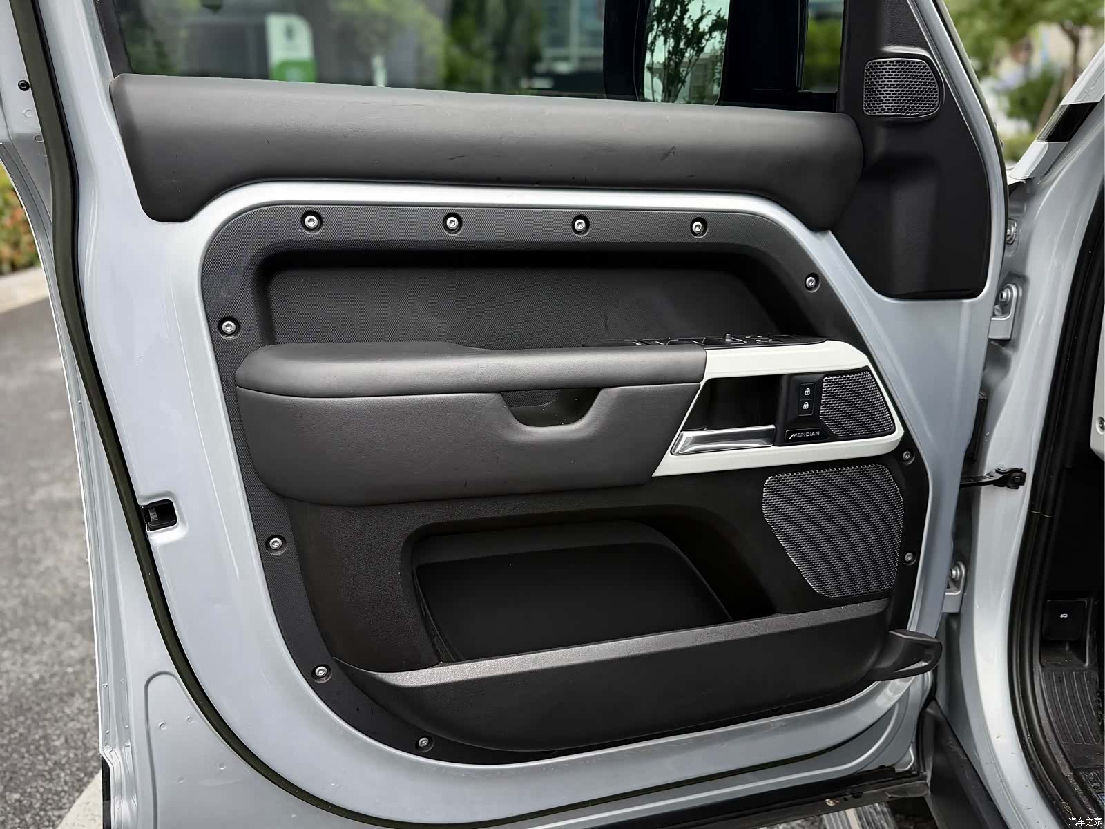 Land Rover Defender, 2022 22