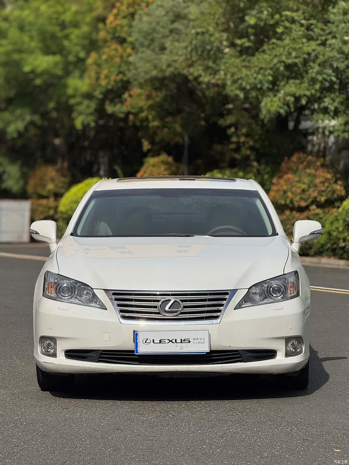 Lexus ES, 2010 1