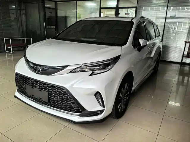 Toyota Granvia 2025 — купить из Китая под заказ