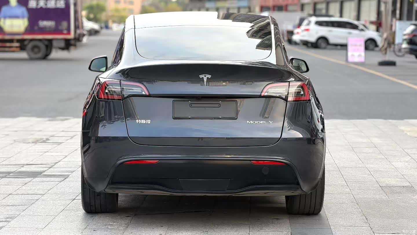 Tesla Model Y, 2024 8