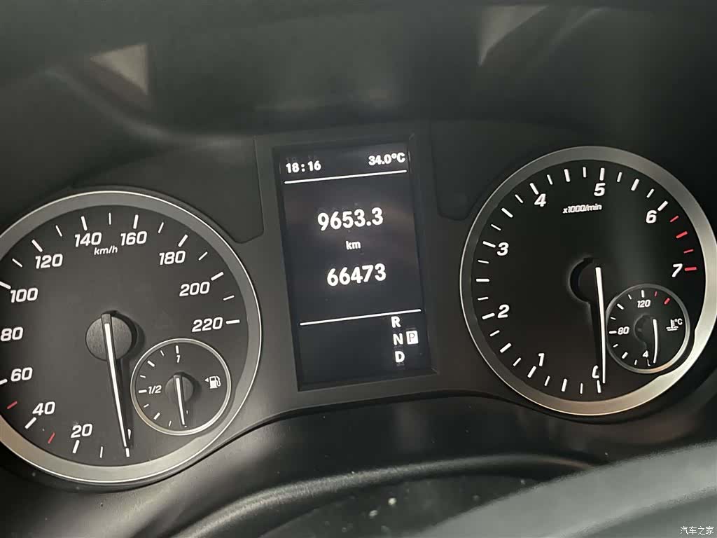 Mercedes-Benz 7, 2021 8
