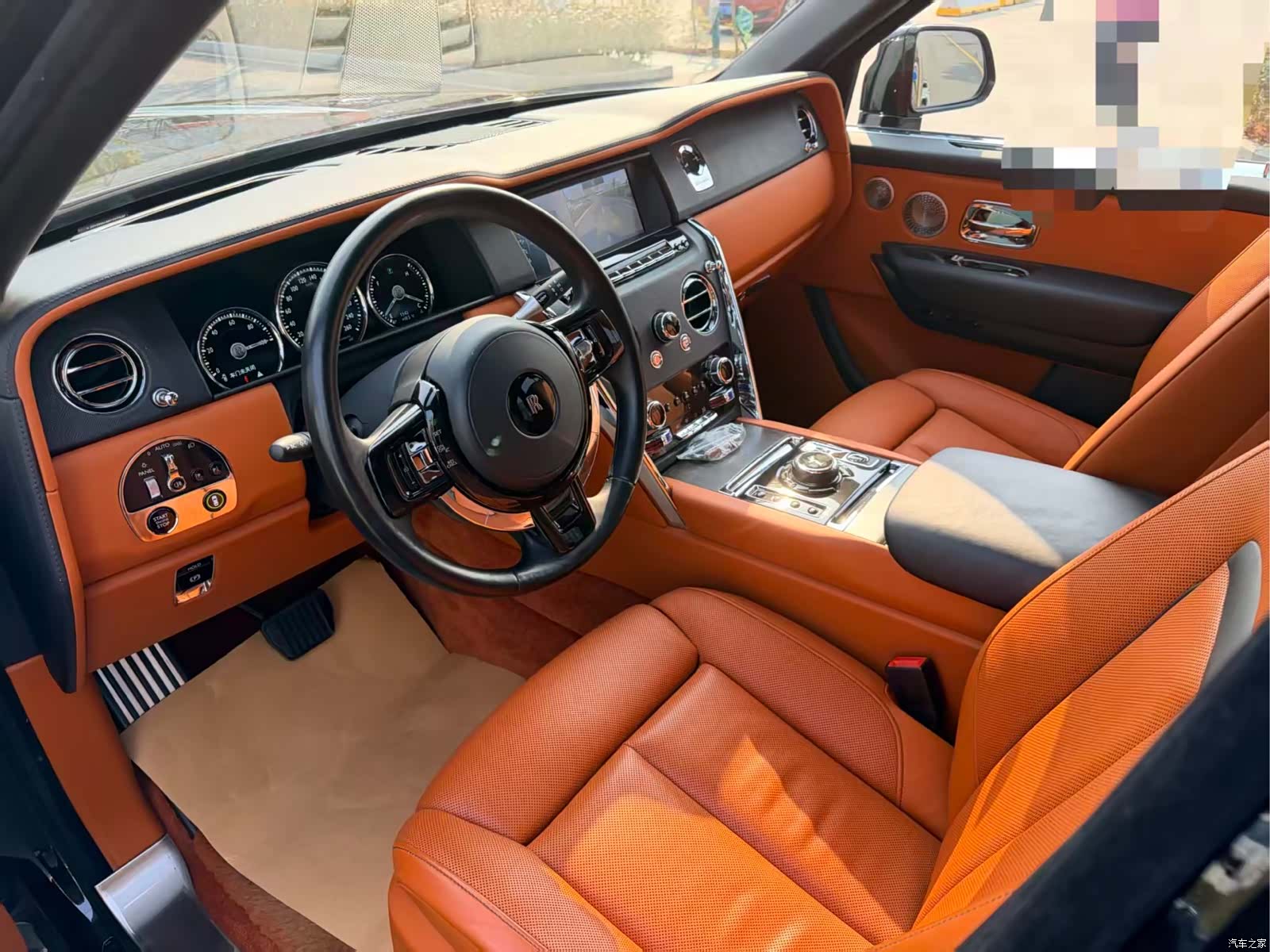 Rolls-Royce Cullinan, 2023 4