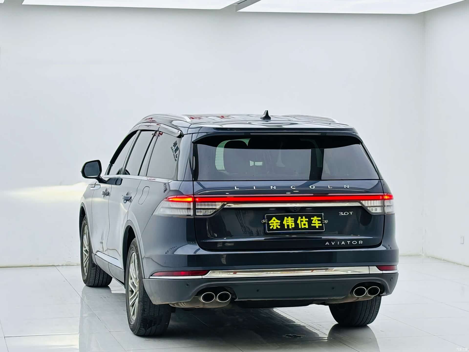 Lincoln Aviator, 2022 все фото