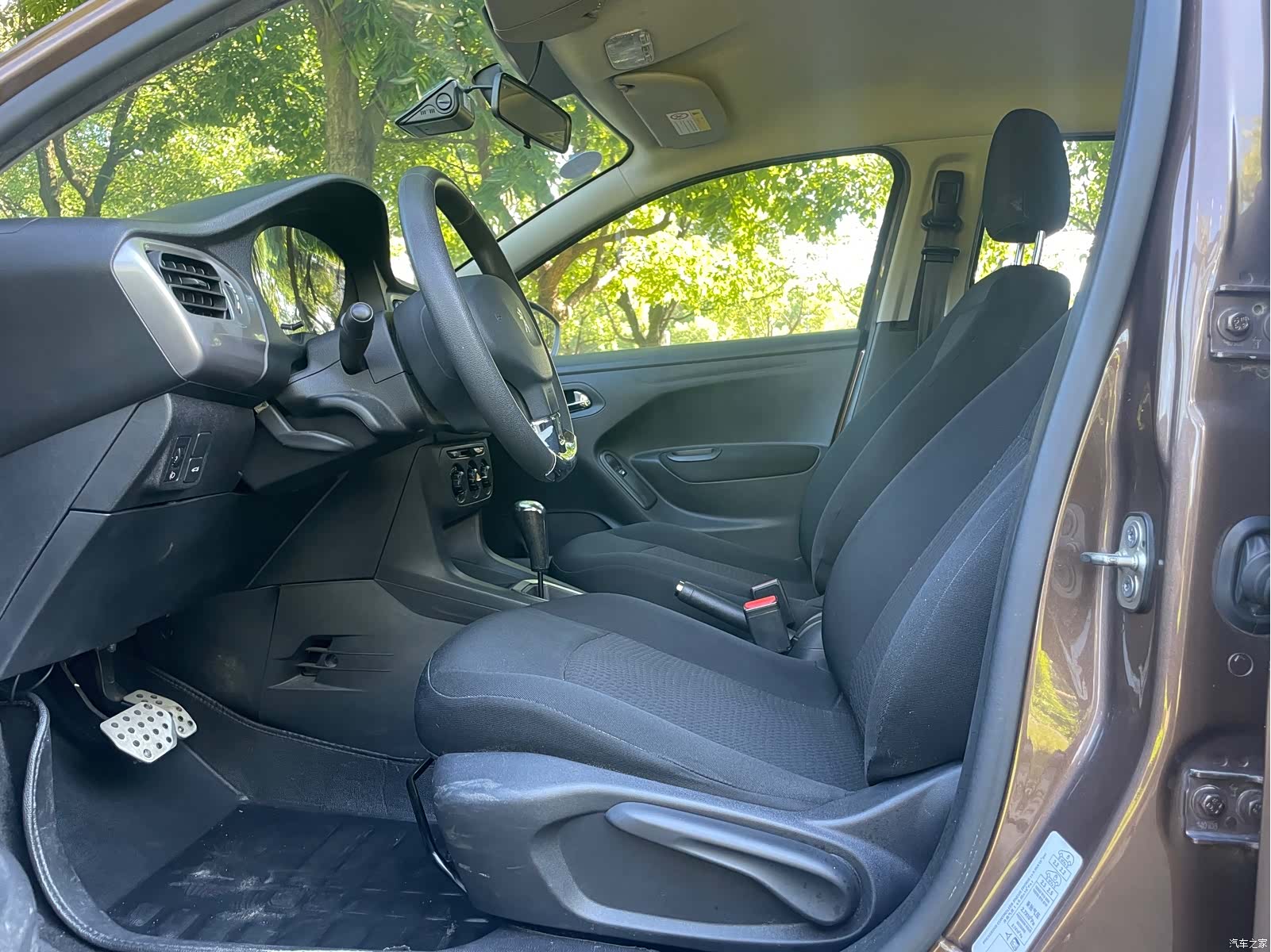 Peugeot 301, 2014 4