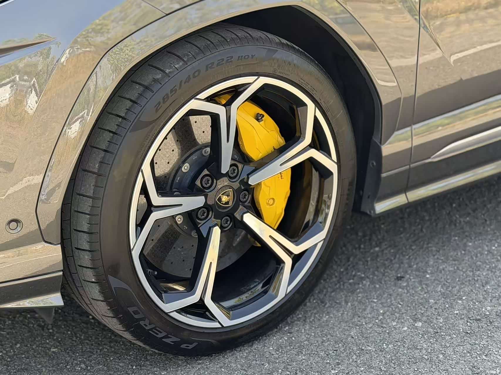 Lamborghini Urus, 2021 11