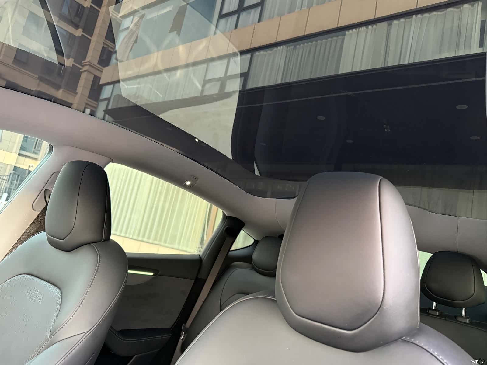 Tesla Model Y, 2025 6