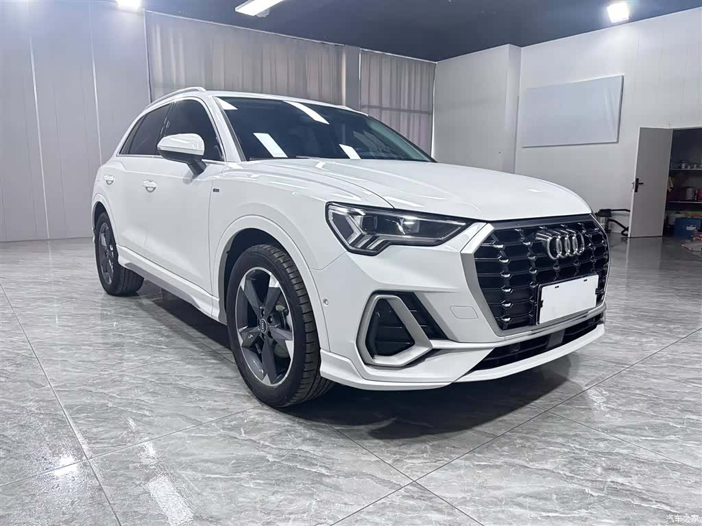 Audi Q3, 2022 3