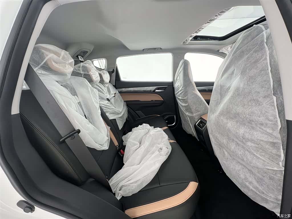 Geely Haoyue PRO, 2024 18