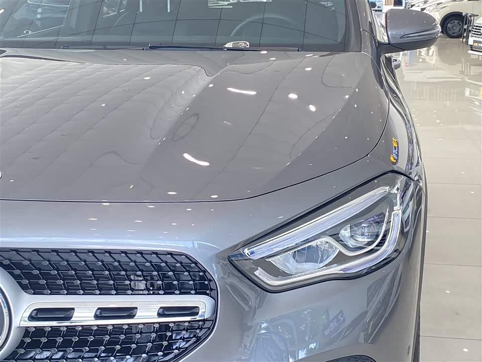Mercedes-Benz GLA