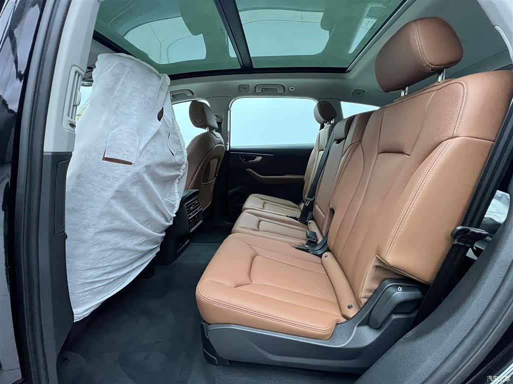 Audi Q7, 2025 25