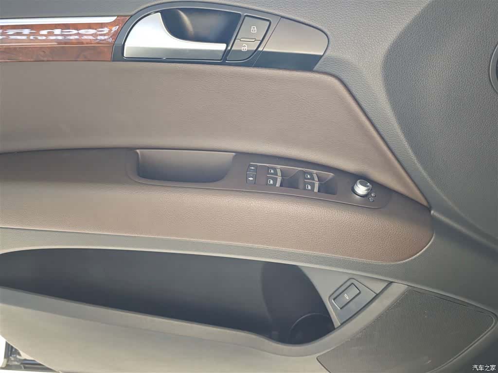 Audi Q7, 2015 24