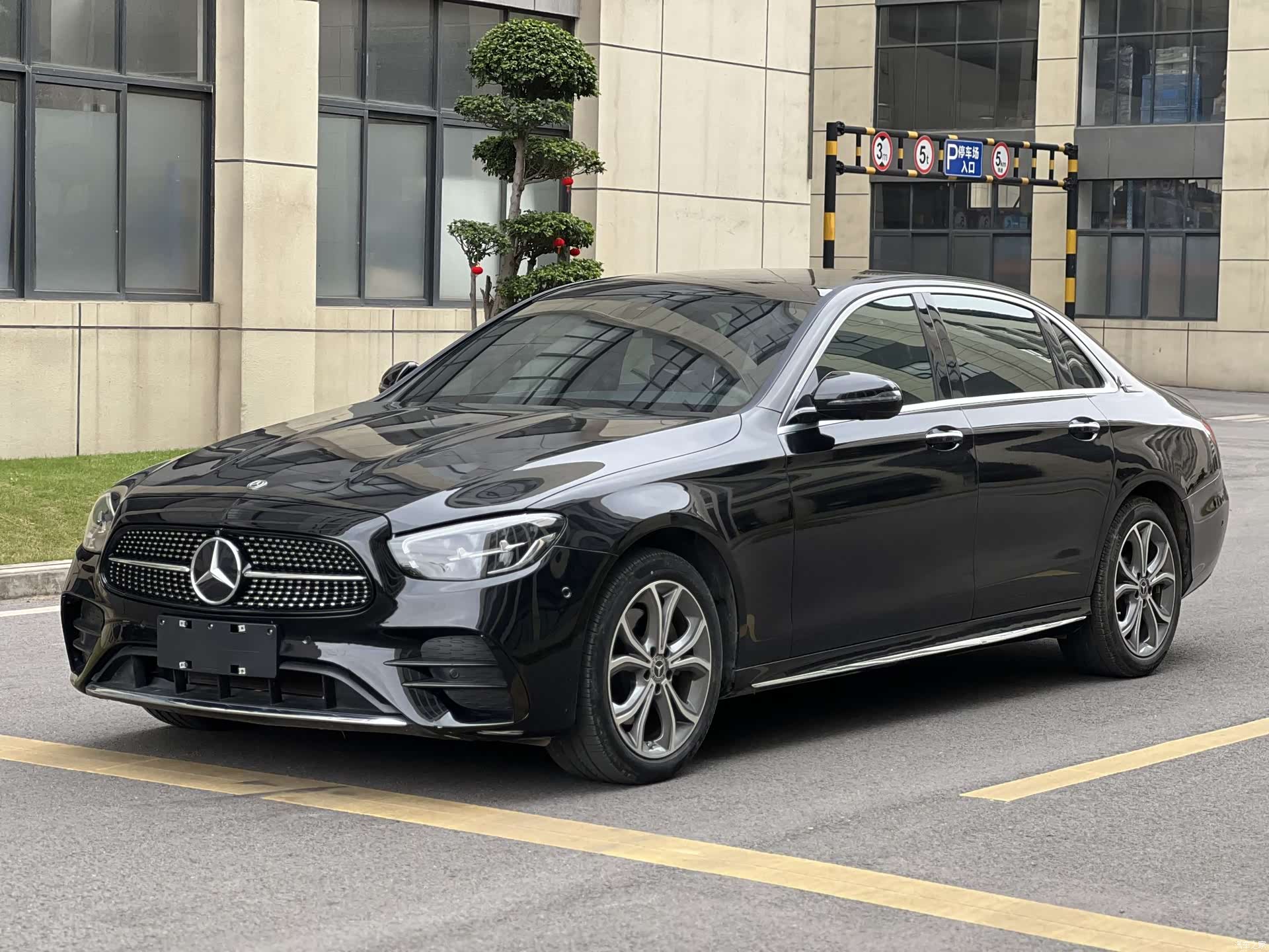 Mercedes-Benz E-Class, 2020 1