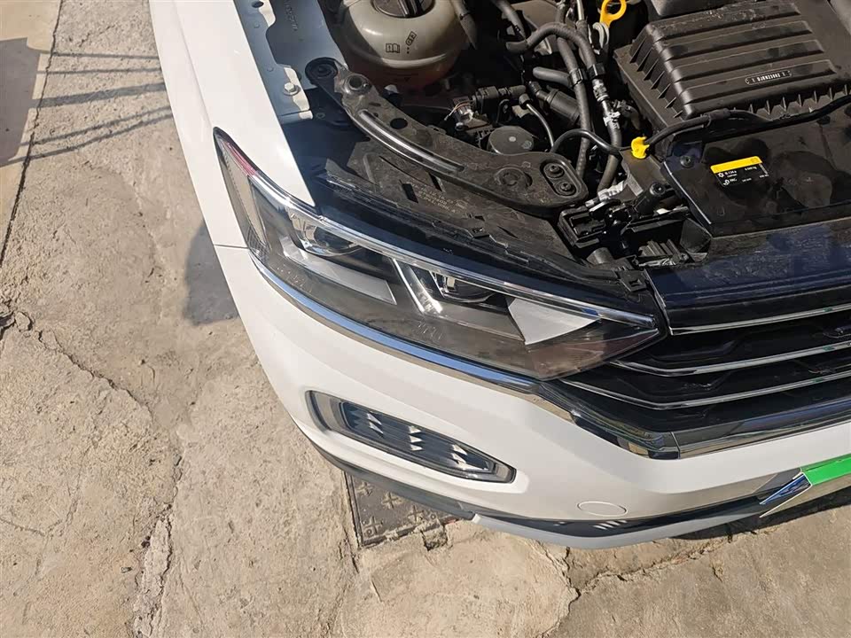 Volkswagen T-ROC exploring Songs