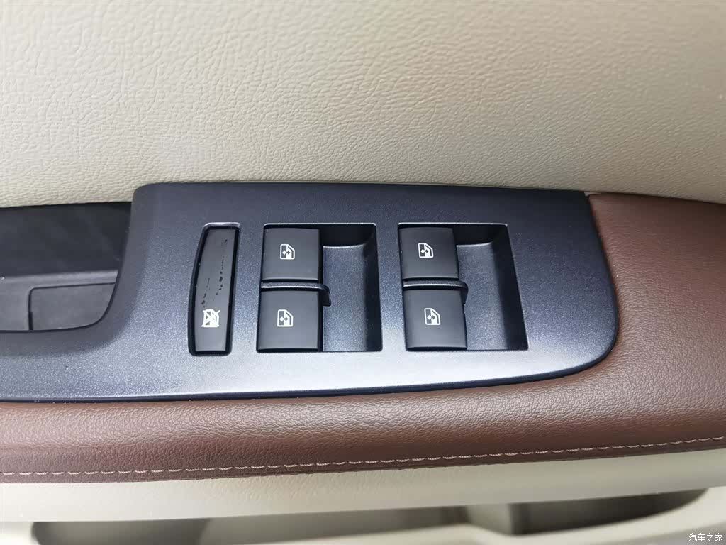 Buick GL8, 2018 9