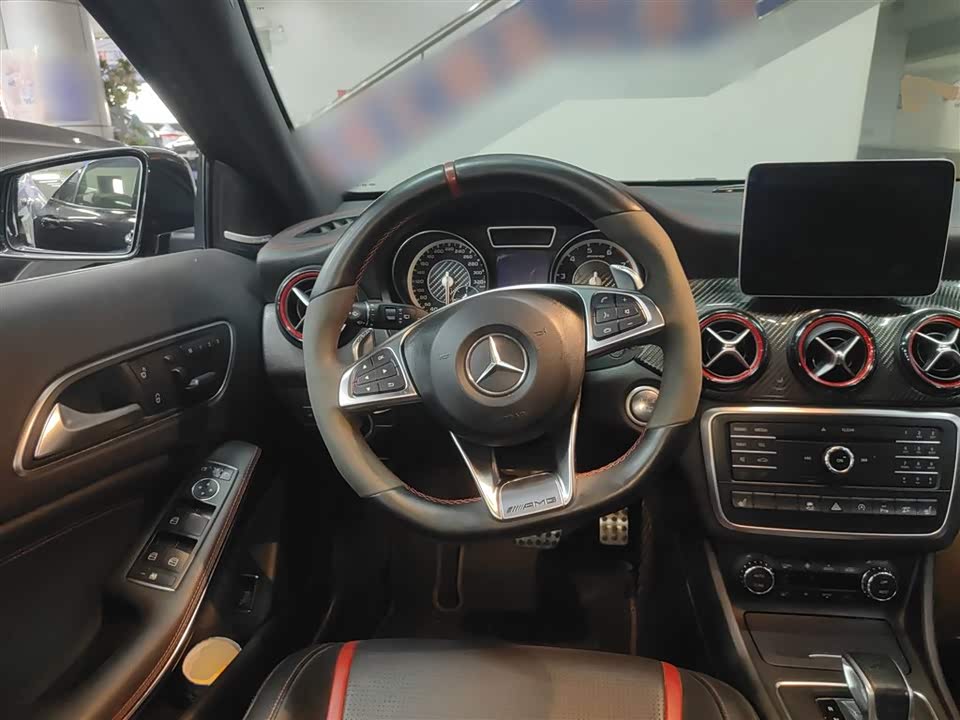 Mercedes-Benz GLA AMG