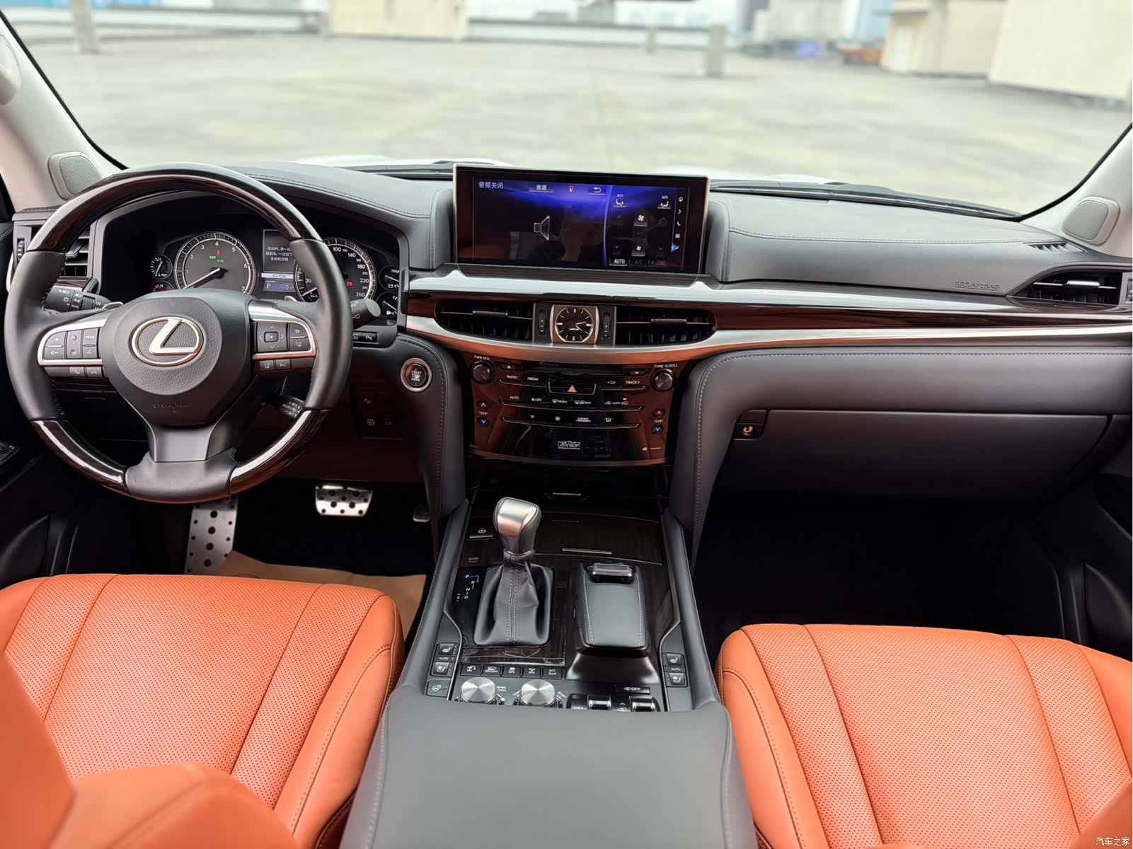 Lexus LX, 2019 6