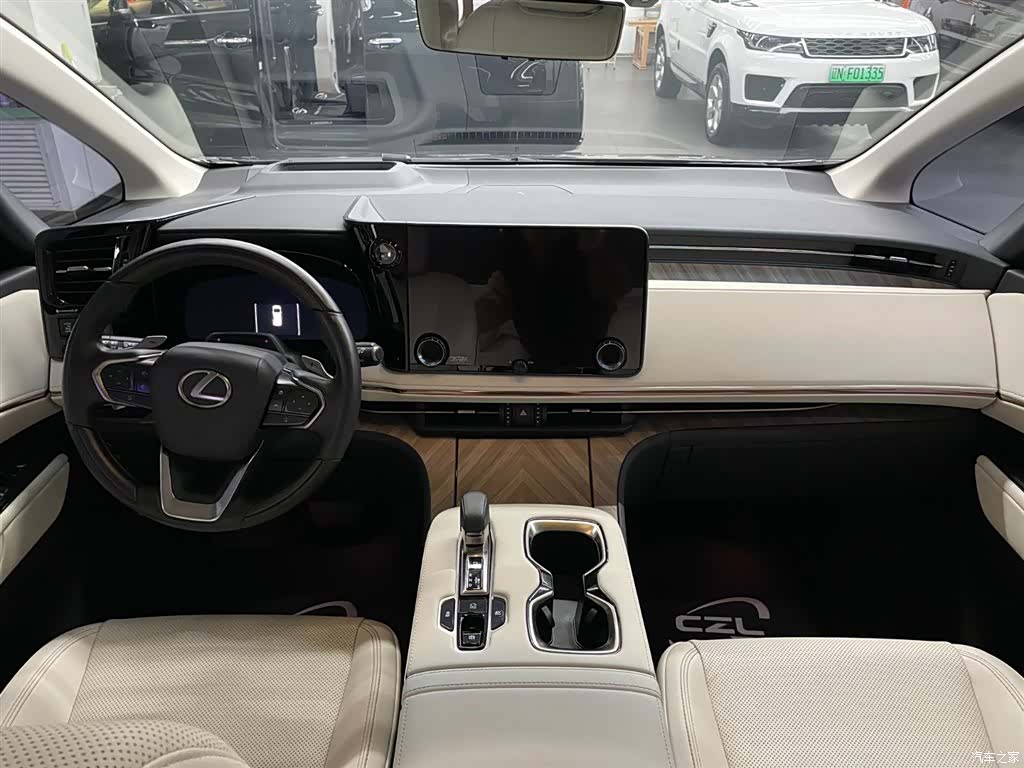 Lexus LM, 2024 7