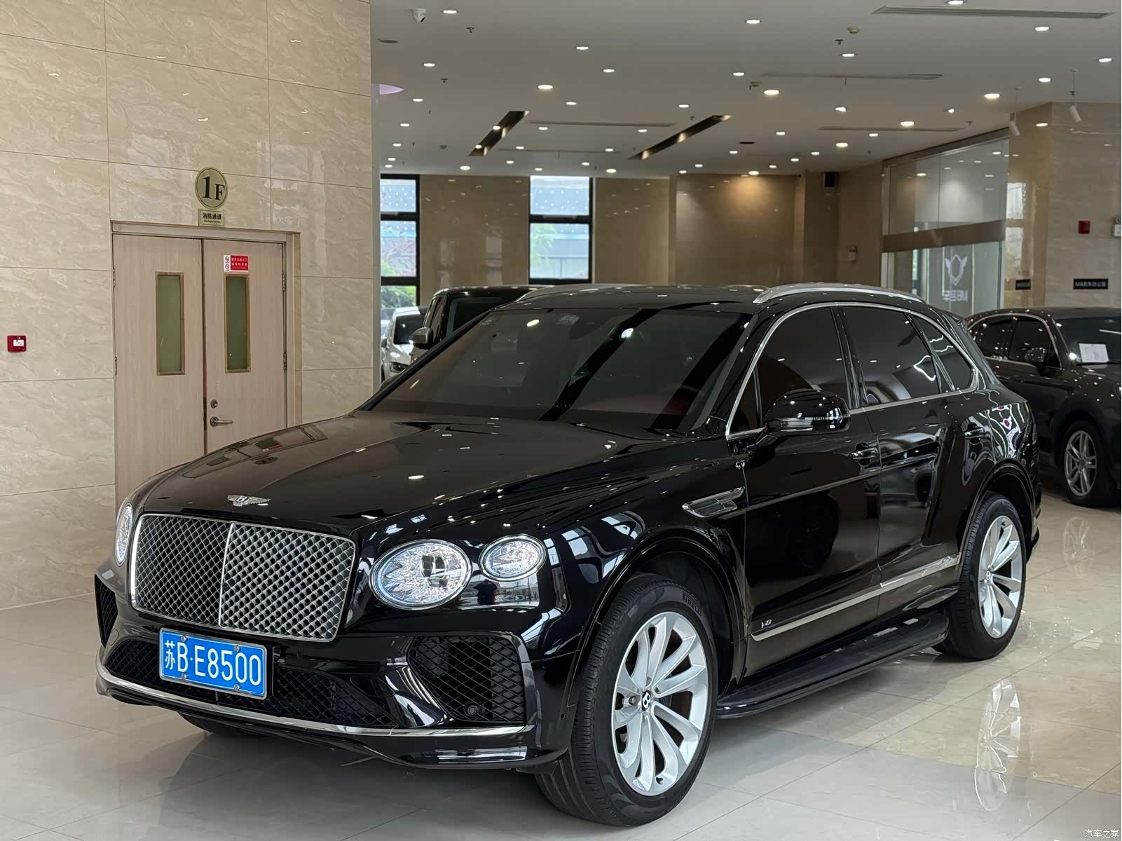 Bentley Bentayga, 2022 1